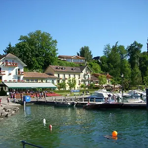 La Riviera Victoria Отель